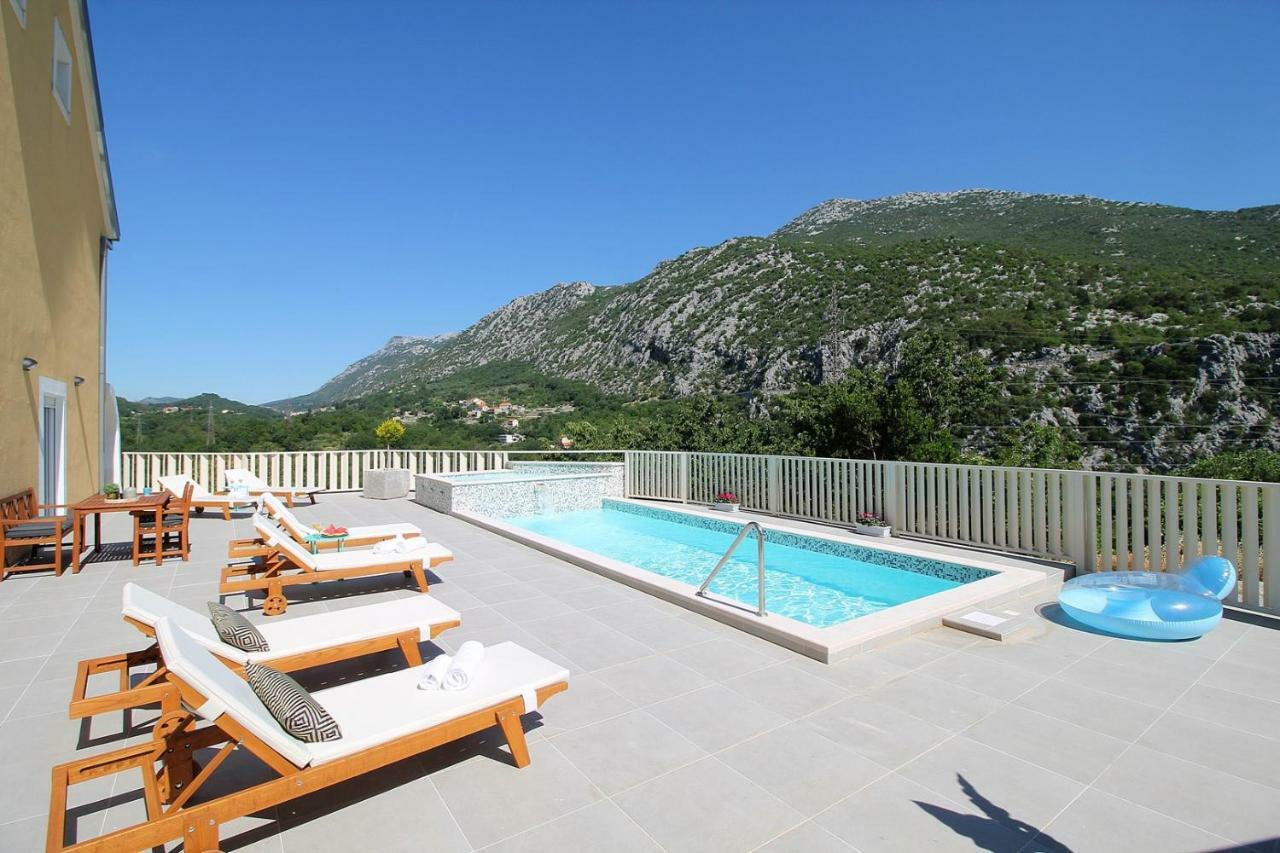 Villa Remusic Pool, Whirlpool, Sauna,4 Bedrooms, Amazing Landscape Smolonje Eksteriør billede