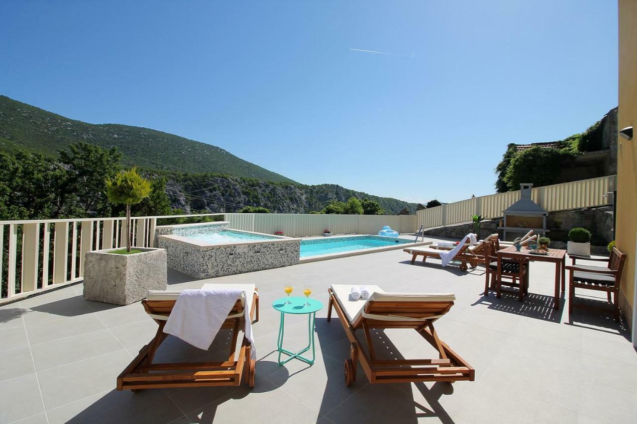 Villa Remusic Pool, Whirlpool, Sauna,4 Bedrooms, Amazing Landscape Smolonje Eksteriør billede